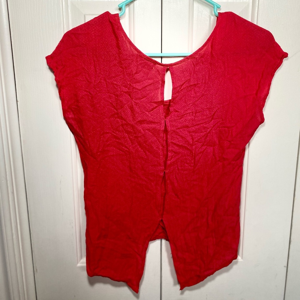 Red top - Picture 2 of 2